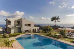 Exquisite Madeira Villa Villa Funchal Belair 4 Bedroom Panoramic Sea View Heated Pool Hot